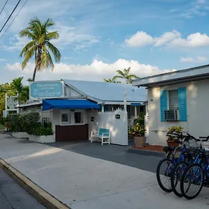  Hostal Seashell And International
